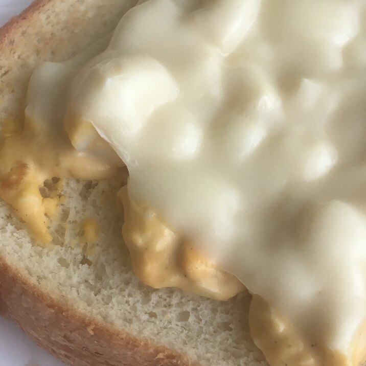 ゆで卵deチーズトースト